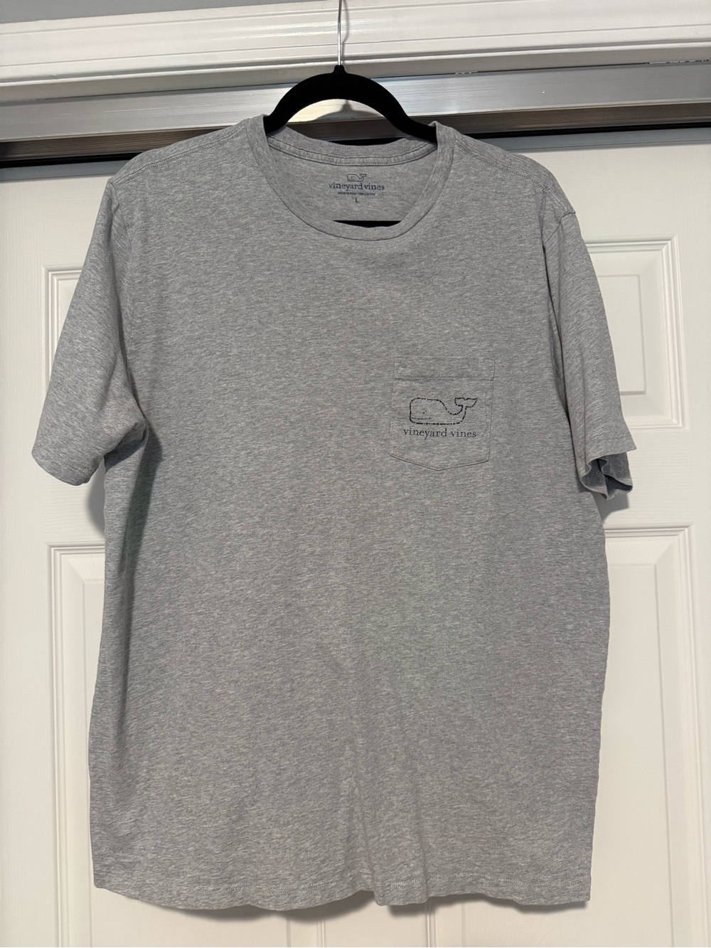 Vineyard Vines | Men’s Vintage Whale Short Sleeve Pocket T-Shirt Heather Gray L